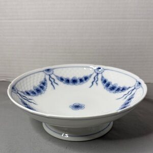 Bing & Grandahl Empire Danish Porcelain Pedestal Dish Blue White Decorative Bowl